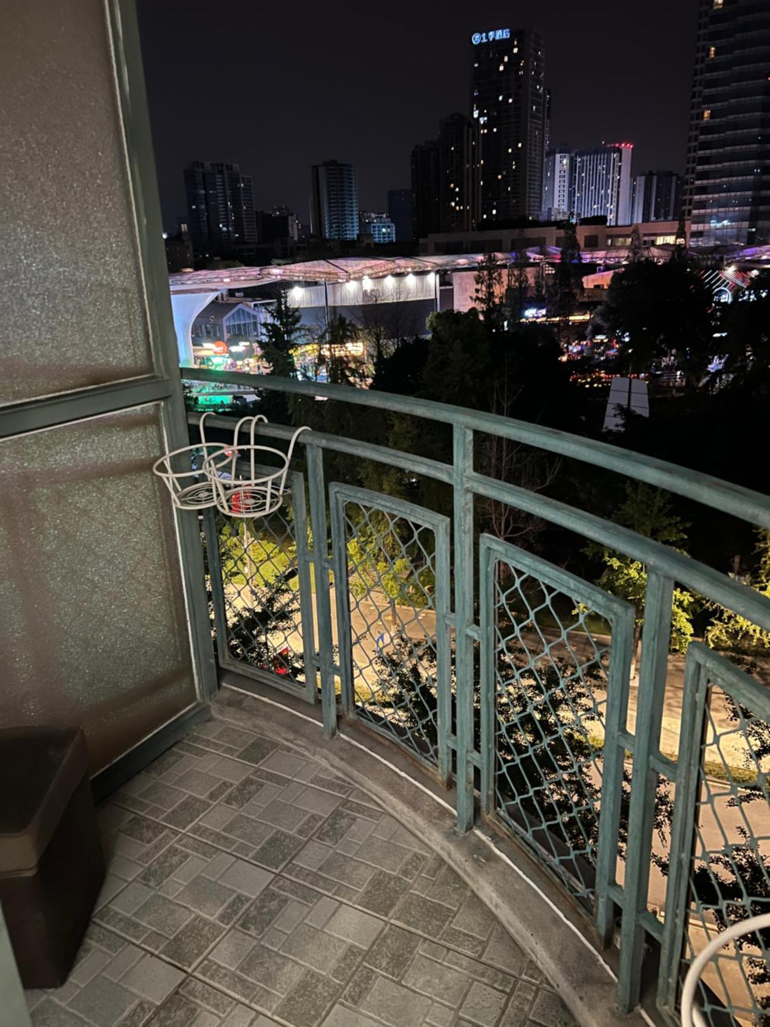 Moonlight Hotel Чэнду Экстерьер фото